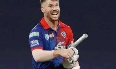 David Warner celebrating with his team after basting victory against RR